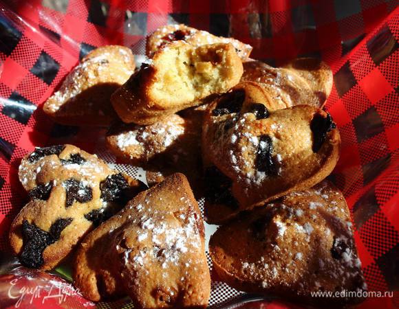 Можно посыпать сверху сахарной пудрой и только дождаться, чтобы немного остыли.