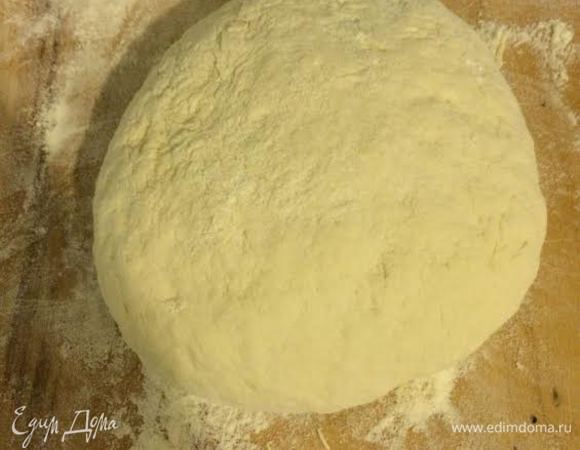 Накрыть тесто миской и оставить на 40 минут.