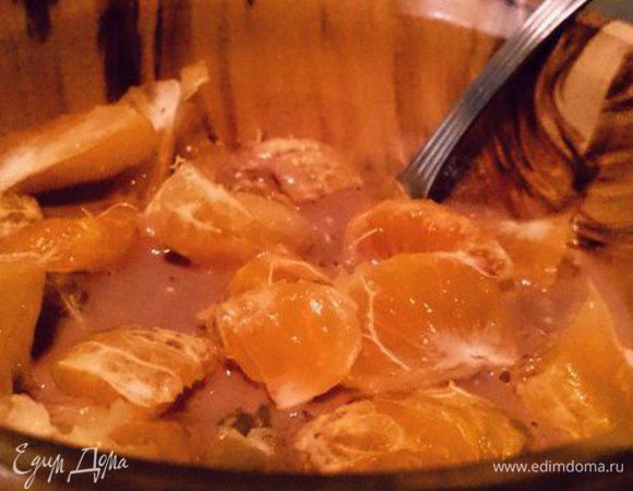 Теперь берем нарезанные фрукты и добавляем к овсянке. Желательно размешать, чтоб овсянка впитала еще и сок фруктов.
И оставляем настояться минут 5, если есть желание. 
