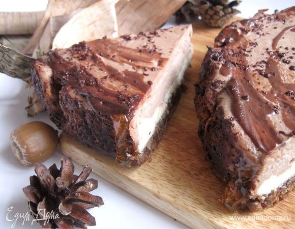 Кусочек, по бокам капельки "смолы". 
Приятного аппетита!
