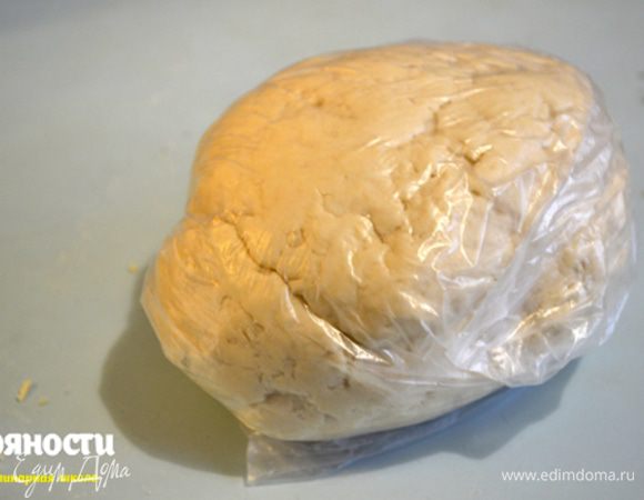 Положить в пакет и убрать в холодильник на час.