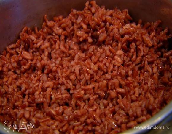 Рис отварить согласно инструкции на упаковке.