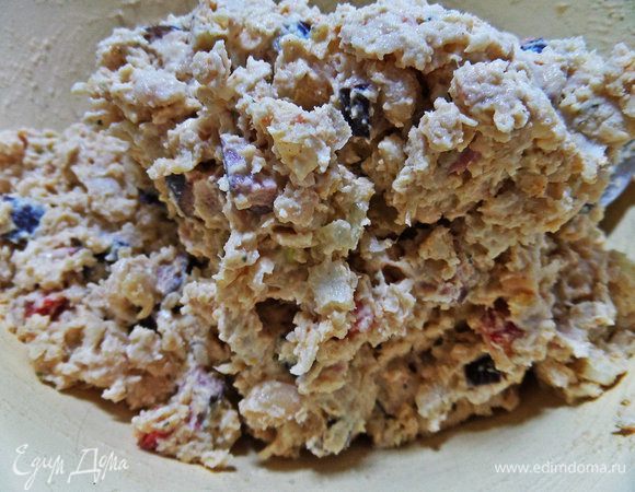 Солим, перчим и смешиваем массу.