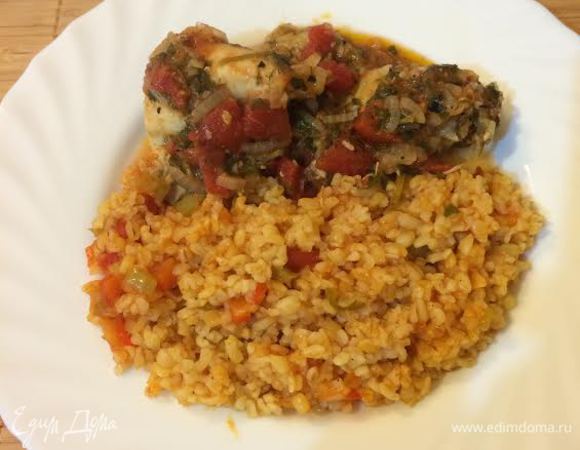 К чахохбили очень подходит булгур с овощами.