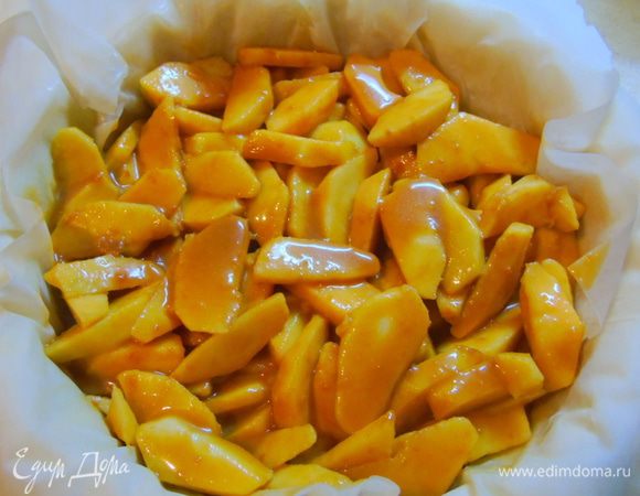 Выкладываем начинку.