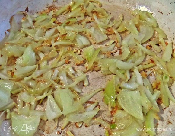 Обжарить на растительном масле.