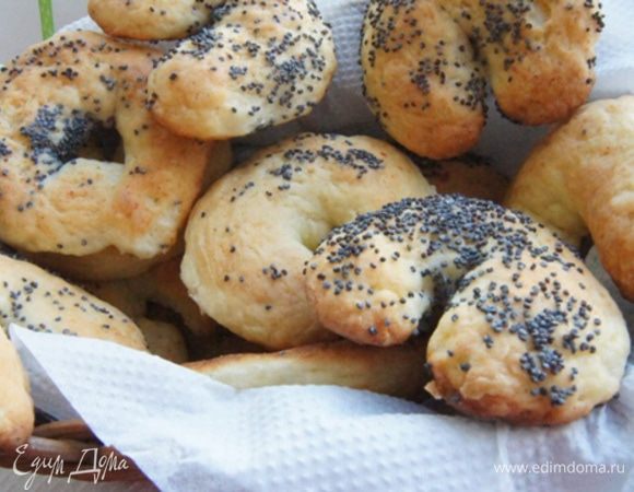 Вот такие румяные и нежные печеньки получились! Угощайтесь.