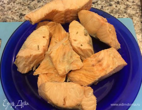 Рыбу очистить и вернуть в бульон.