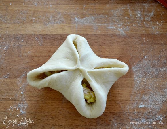 Защипнуть с четверых сторон к центру...