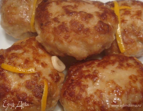 Котлеты получаются сочные, очень вкусные! Приятного аппетита!