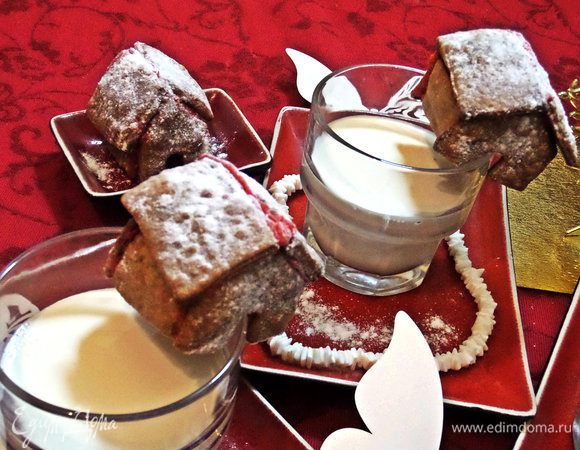 Как я уже сказала, верх просто припорошила "снегом", но можно выдавить точечки или приклеить звёздочки.