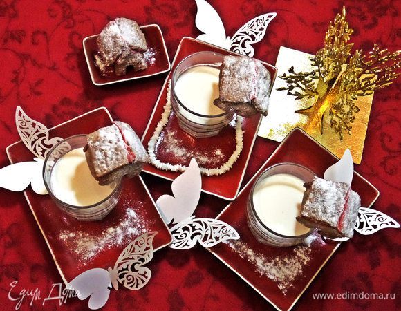 Выдать каждому члену семьи или гостю по такому оригинальному комплекту.