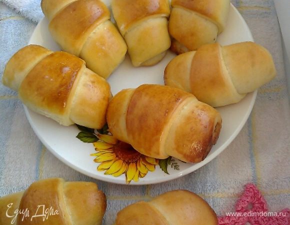 Даем рогаликам остыть и завариваем ароматный чай. Приятного аппетита!