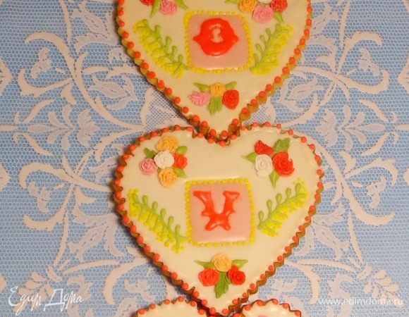 Украсить по своему вкусу остатками цветочков.