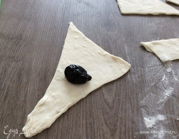 Разрезать на треугольники.