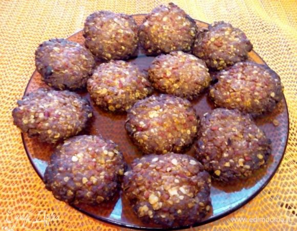 Печенье очень легко снялось с пергамента. Не особо увеличилось в объёме, остались печеньки миниатюрными.