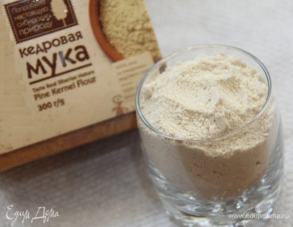 Кедровую муку просеять.