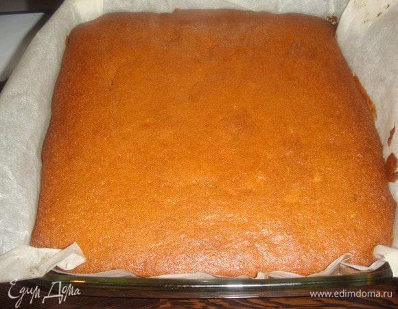 Готовность проверяем зубочисткой. Готовый пирог остудить.