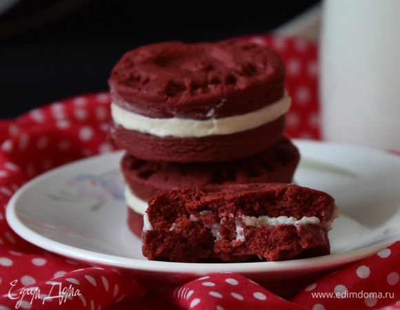 Разлом печенья. Видно бархатистую структуру. 