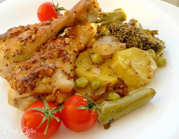 Запекаем примерно 1 час при температуре 190°С до готовности мяса и овощей. Приятного аппетита!