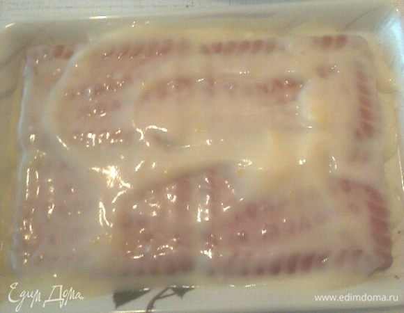 Смазать первый слой печенья тремя ст.л. крема.