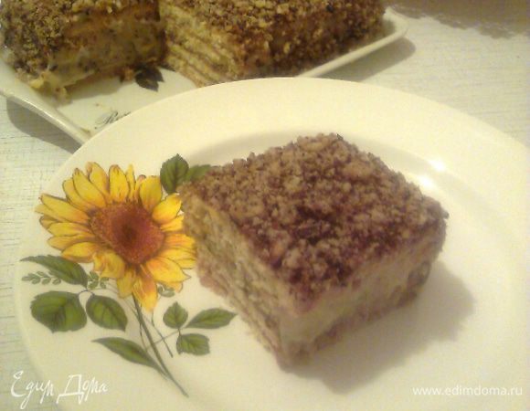 Оставить в тепле на час. Потом убрать на ночь в прохладное место для пропитки. Утром можно позволить себе кусочек тортика с чаем! Приятного аппетита!