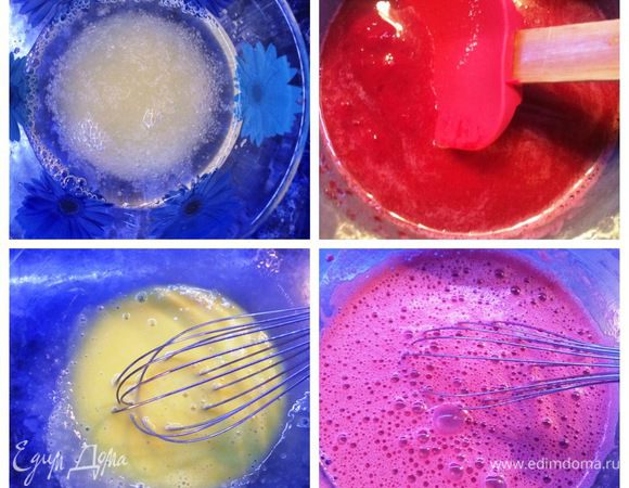 Вишневый мусс:

Желатин для набухания замачиваем на несколько минут в холодной воде. Желтки растираем. 
В сотейнике смешиваем вишнёвое пюре, сахар, воду и ликёр (я заменила на 2 ложки коньяка). Доводим до кипения и немного увариваем массу в течение 1 минуты. 
Снимаем с огня и тонкой струйкой, при постоянном помешивании, вливаем массу в желтки. Все тщательно перемешиваем.