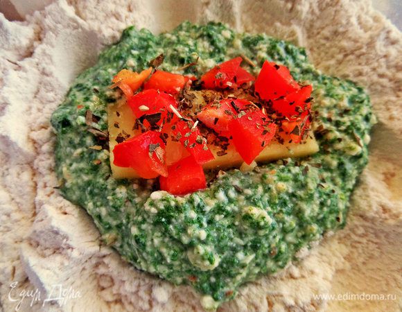 И завершаем щепоткой базилика на каждую штуку.