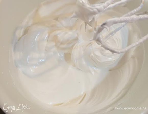 Взбивать еще 10 минут на высокой скорости.