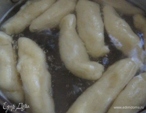 Отварить пальчики в подсоленной воде, около 3-4 минут.