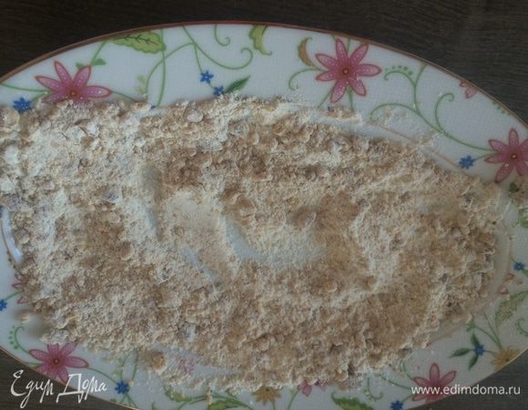 Смешать орехи, муку, цедру, соль.