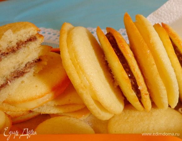 В итоге получатся два вида очень вкусного и нежного печенья.
Приятного аппетита!
