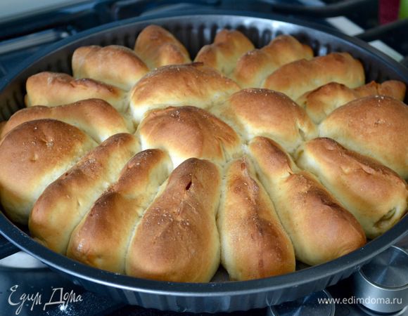 И поставить выпекаться в разогретую духовку на 20-25 минут, до готовности.