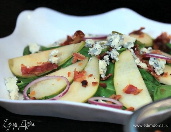 Затем добавить сыр и лук.