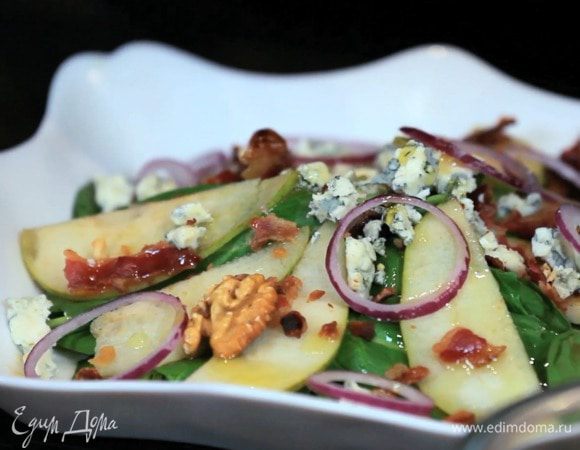 Сверху посыпать орехами.