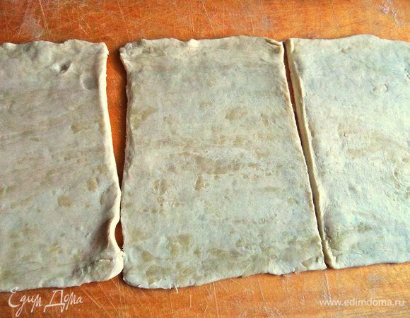 Первая формовка. Раскатать, например, в прямоугольники, чётное число.