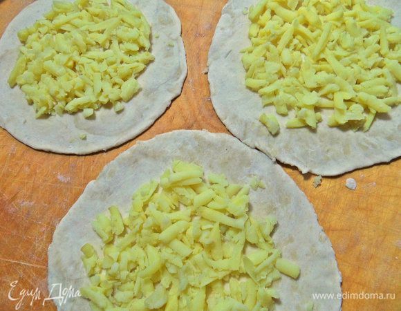 Картофель в центр.