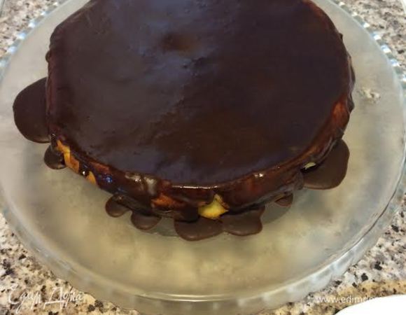 Сырник полить горячей глазурью. Дать полностью остыть.