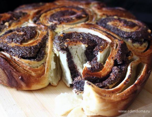 Слоистое, ароматное и тающее во рту чудо не оставит равнодушным ваших домашних :)
Приятного аппетита!