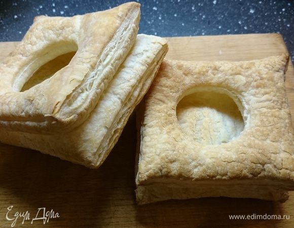 Выпекать при 200°C в течение 10-15 минут. У нас получились две заготовки для тарта.