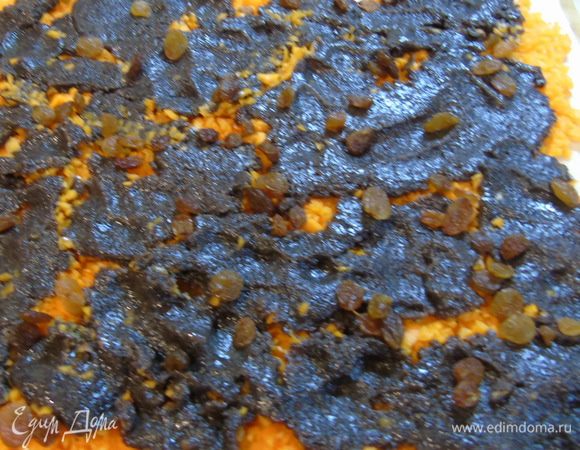 Поверх тыквы выкладываем начинку из мака.