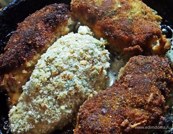 Прожариваем хорошенько, со всех сторон поворачивая минут 15-20.