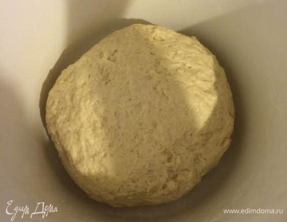 Вернуть тесто в миску, накрыть пленкой и положить в холодильник на нижнюю полку на 1 час. Спустя 1 час перенести на верхнюю полку и оставить в холодильнике.