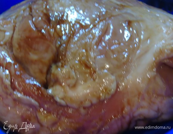 Затем достаем натираем солью и перцем, оставляем еще на 2 часа.