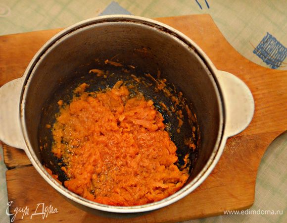 Тыквенное пюре приготовила заранее, проварив тёртую тыкву в небольшом количестве воды, а затем пюрировала.
