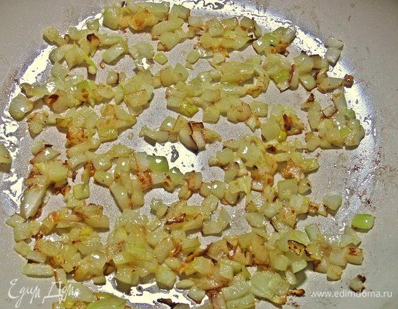 Обжарить на растительном масле.