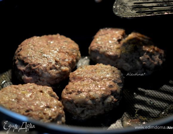 Обжарить на масле до готовности с обеих сторон.