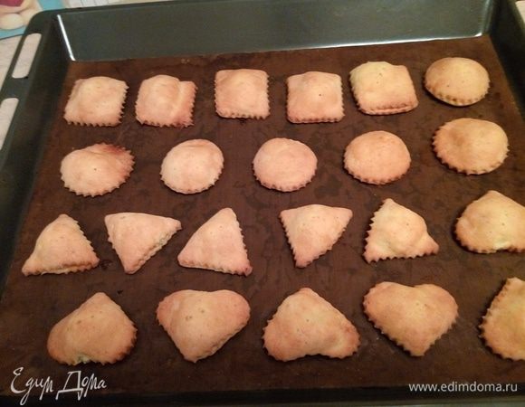 Духовку разогреваем до 200°C, выпекаем 20 минут до зарумянивания.
Вынимаем, даем немного отдохнуть и приглашаем домочадцев к столу.