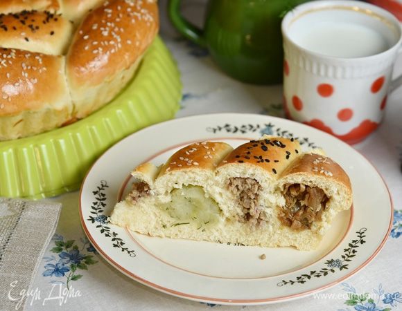 Все три начинки в одном кусочке. 