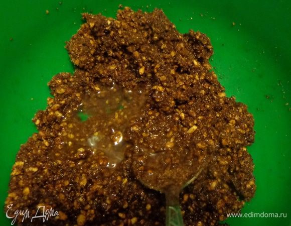 По одному добавить НЕВЗБИТЫЕ белки, чтобы получилось мягкое тесто (консистенция густой сметаны).